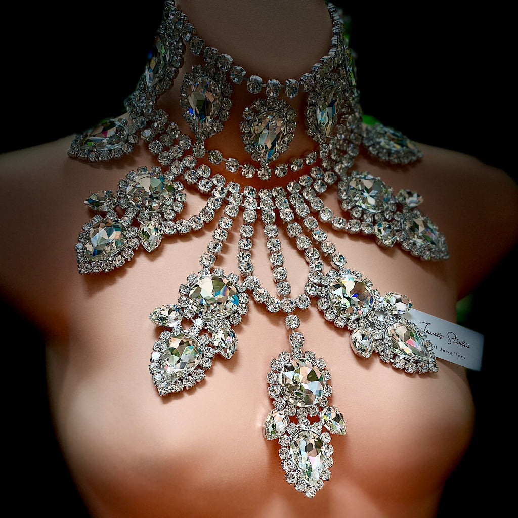 Le’Grande Overstated Austrian Crystal Statement Necklace
