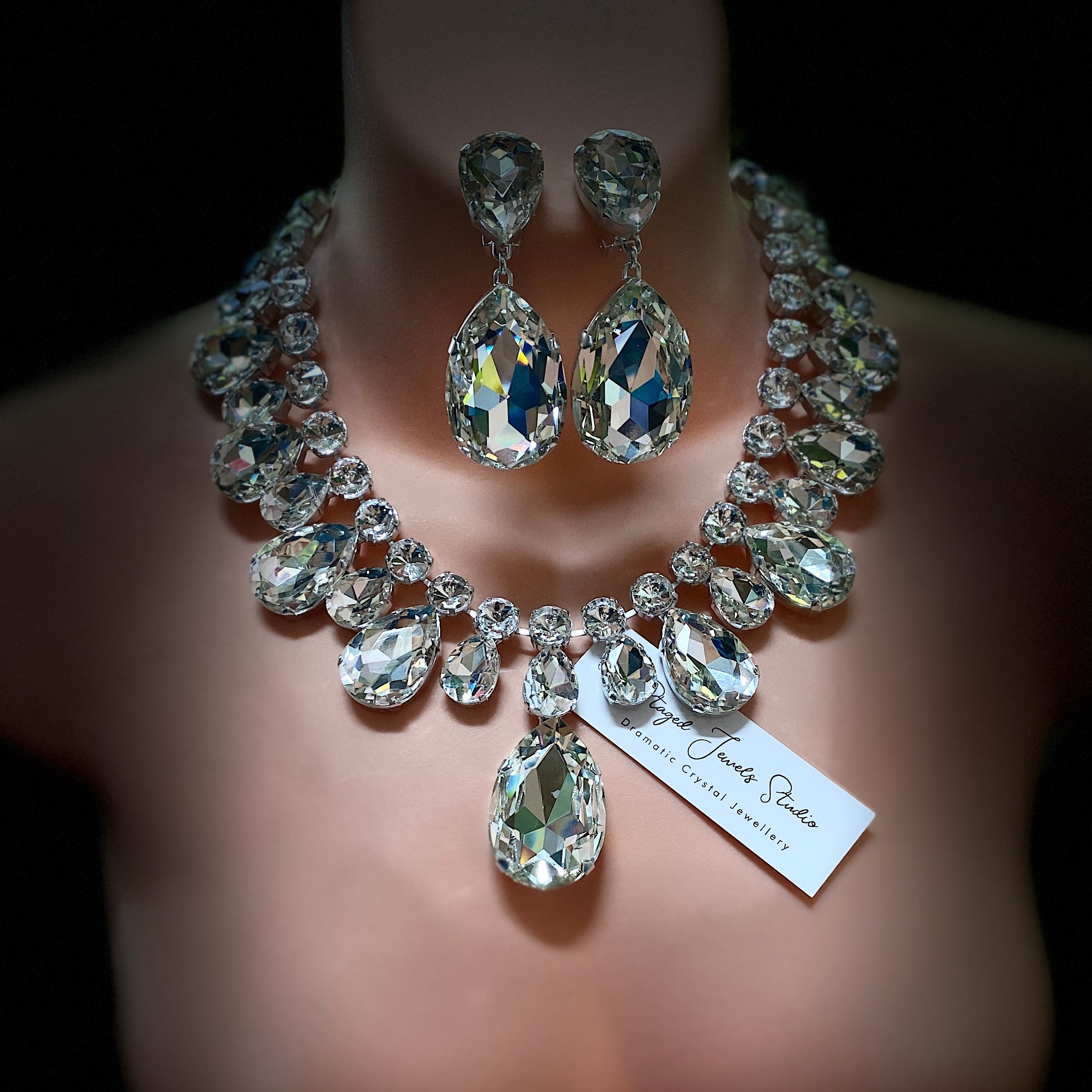 Regale Classique Crystal Necklace Set