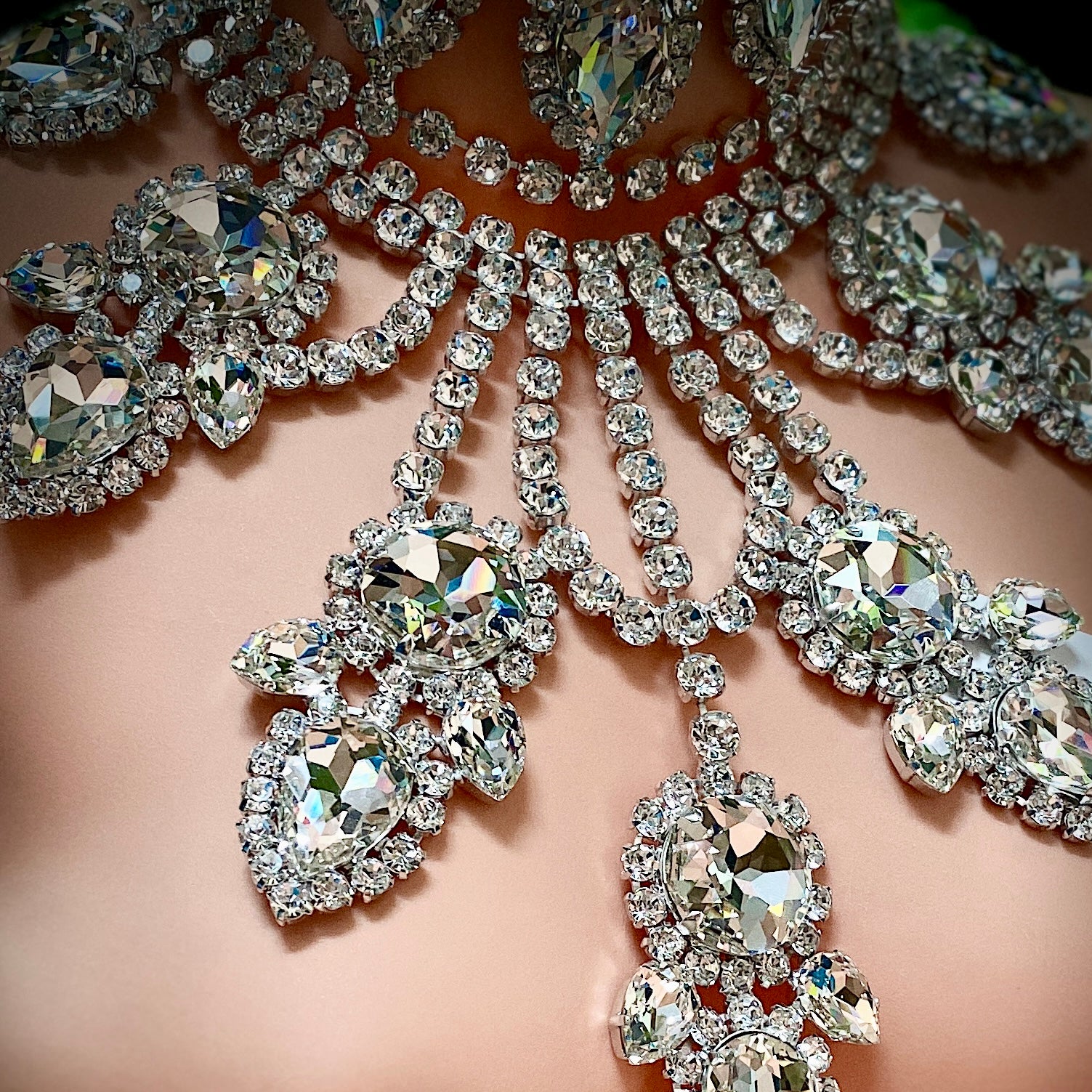 Le’Grande Overstated Austrian Crystal Statement Necklace