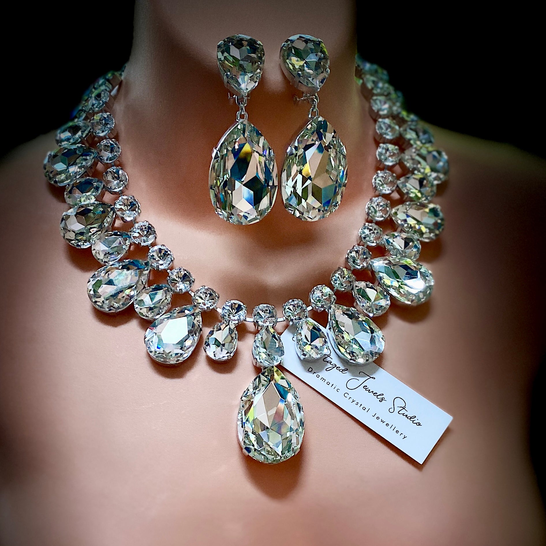 Regale Classique Crystal Necklace Set