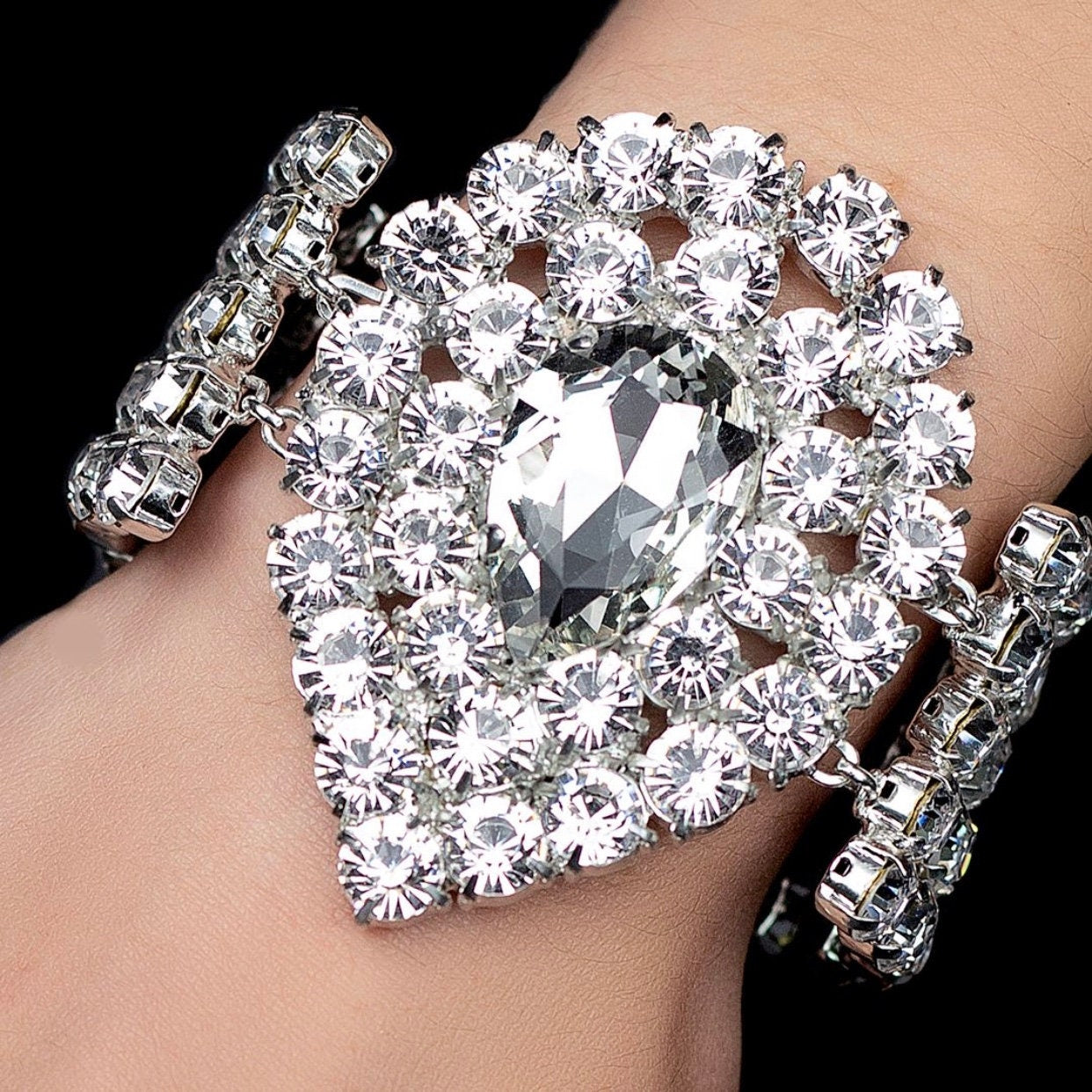 Formal Occasion Teardrop Crystal Bracelet