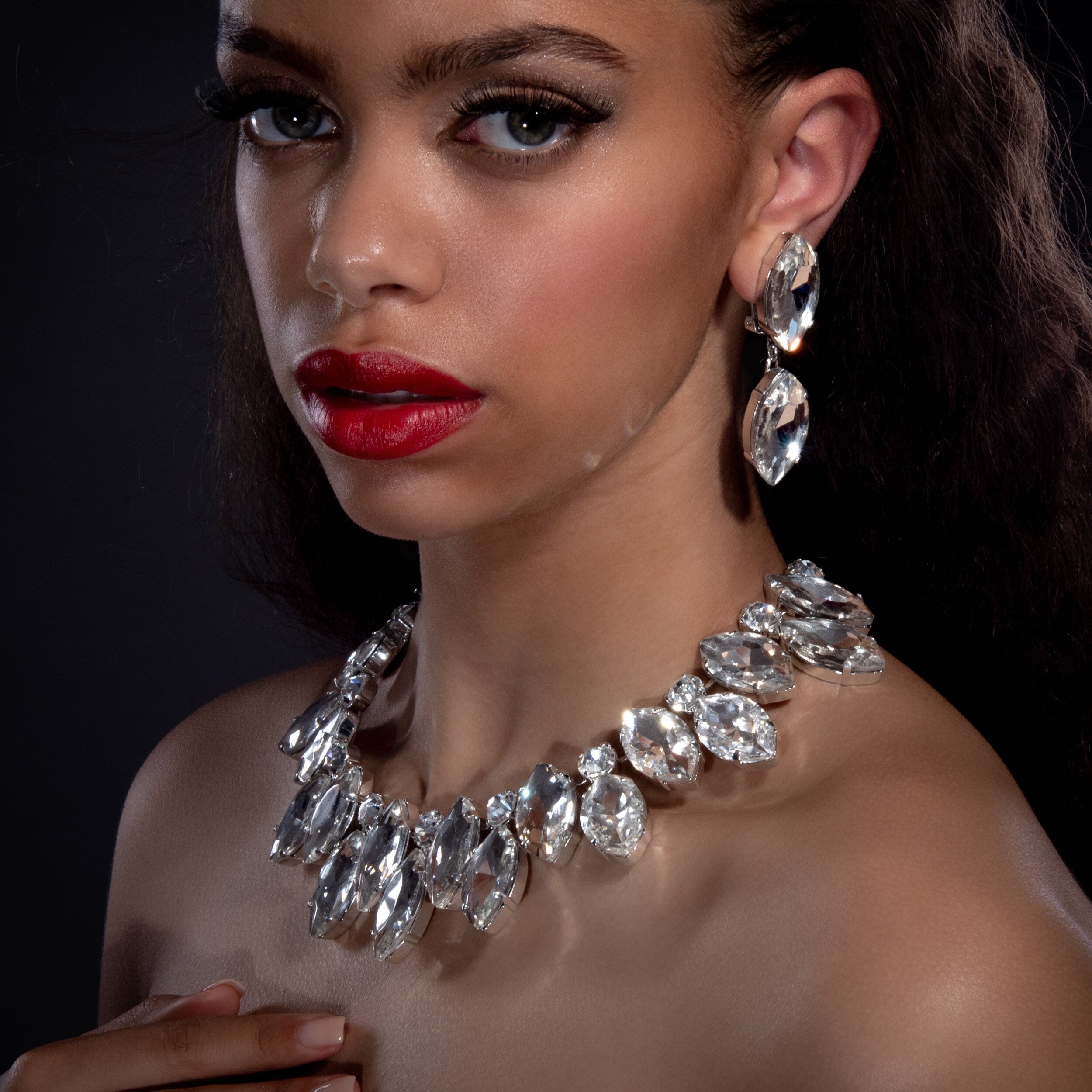 Dramatic Faux Diamond Crystal Collar Necklace